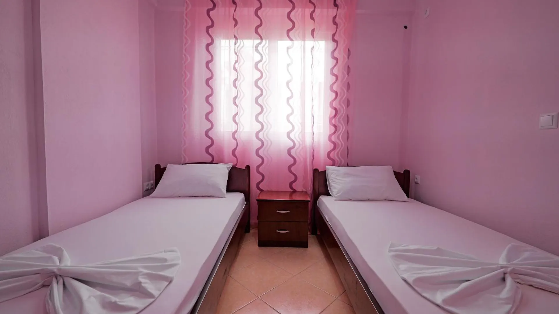 Sofia Apartments ساراندا